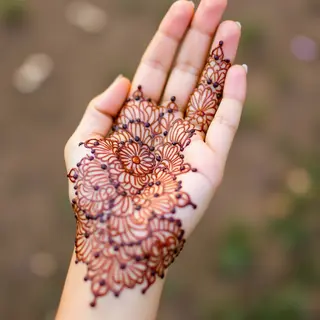 What are Henna Designs Called? A Guide to Styles & Names