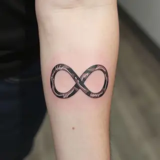 Infinity Symbol Tattoo with 3 Names: Meaning & Design Ideas